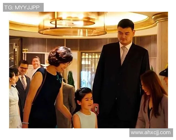 姚明携手家人共庆新春佳节传递温暖祝福与团圆喜悦