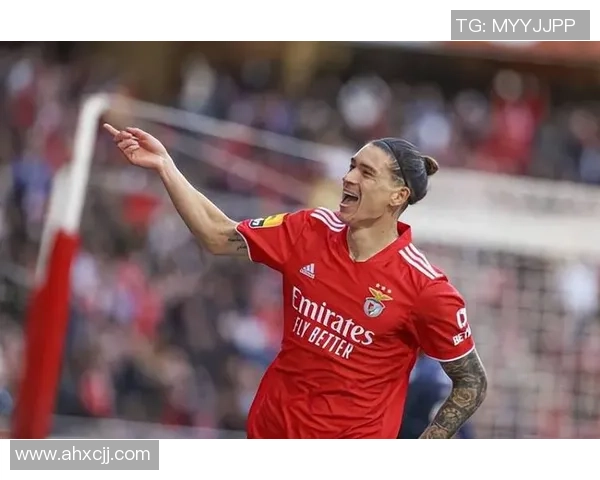 欧联杯精彩对决本菲卡逆转利物浦红牌事件引发全场热议 欧联杯精彩对决本菲卡逆转利物浦红牌事件引发全场热议