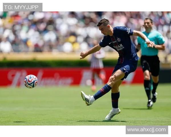 足总杯精彩对决巴黎圣日耳曼大胜马竞帽子戏法引爆全场 足总杯精彩对决巴黎圣日耳曼大胜马竞帽子戏法引爆全场